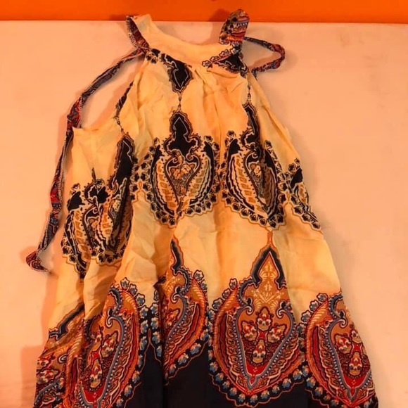 Dresses - Picture 4 of 4